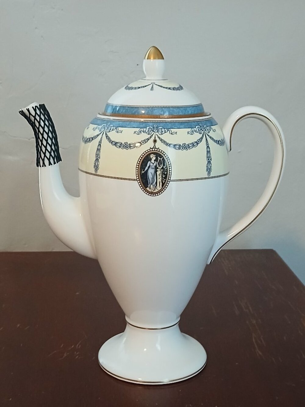 Beautiful Wedgwood Madeleine Coffee Pot